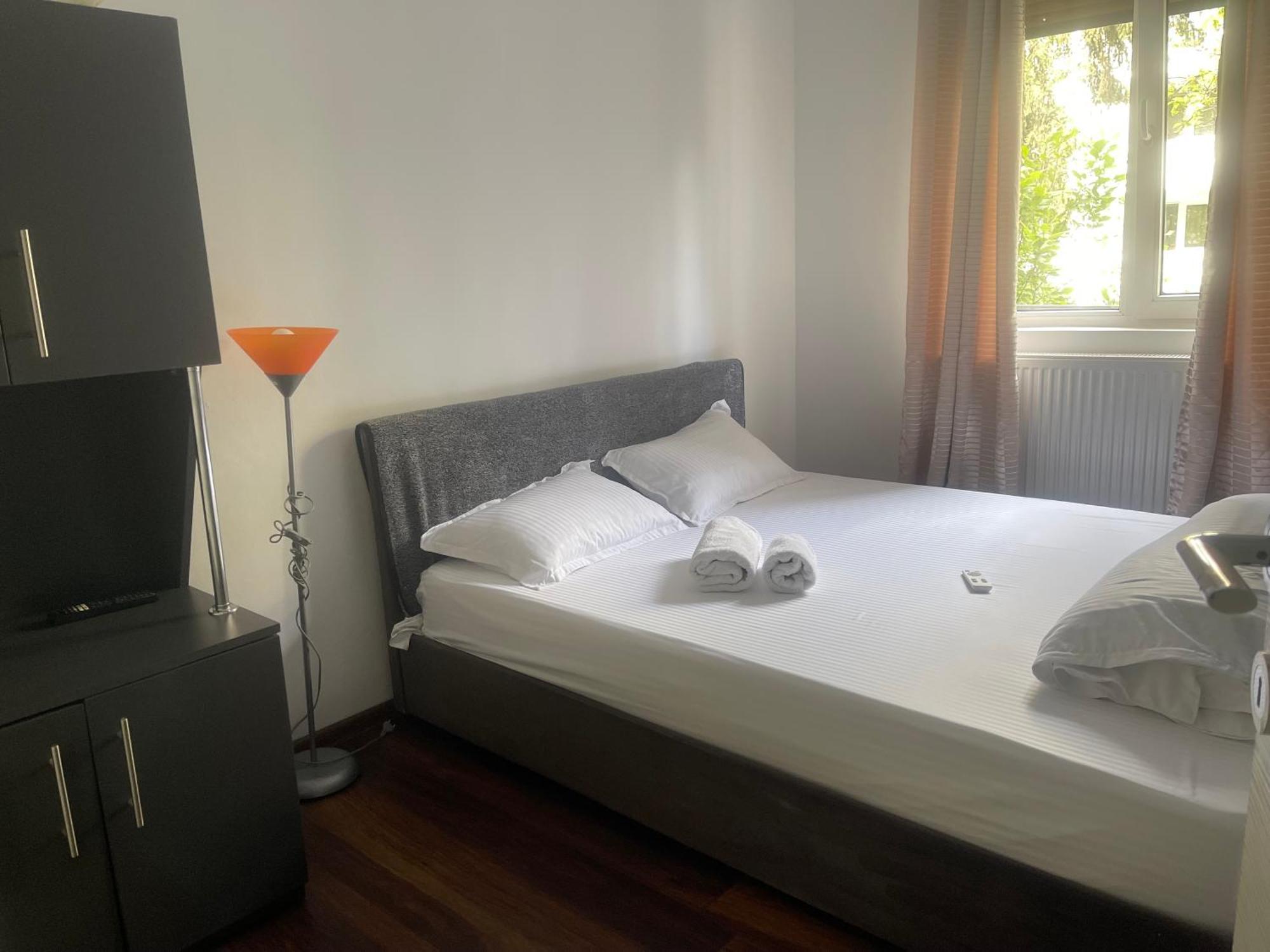Carlitos Apt Râmnicu Vâlcea Eksteriør billede
